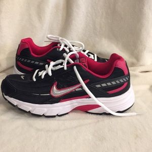 Nike Initiator Size 8